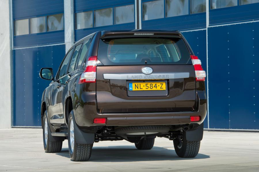  Toyota Land Cruiser Challenger 2017 года  (NL) (фото 2 из 9)